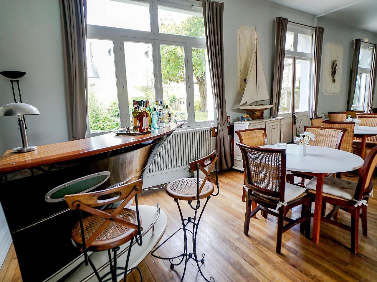 Hotel Spa De La Citadelle Lorient Port Louis Bagian luar foto