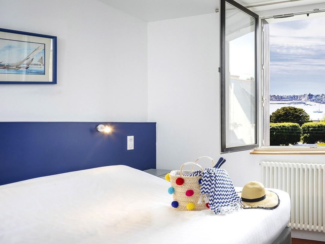 Hotel Spa De La Citadelle Lorient Port Louis Bagian luar foto