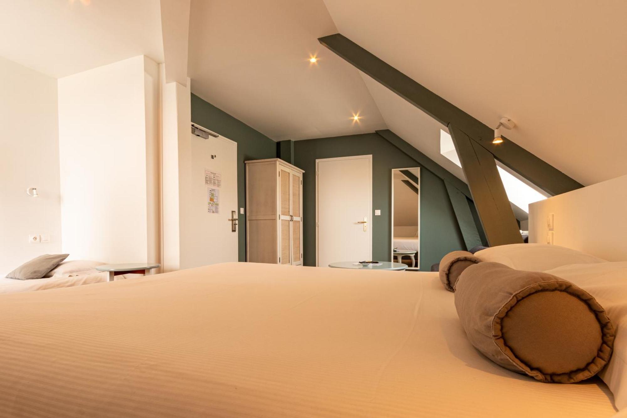 Hotel Spa De La Citadelle Lorient Port Louis Bagian luar foto