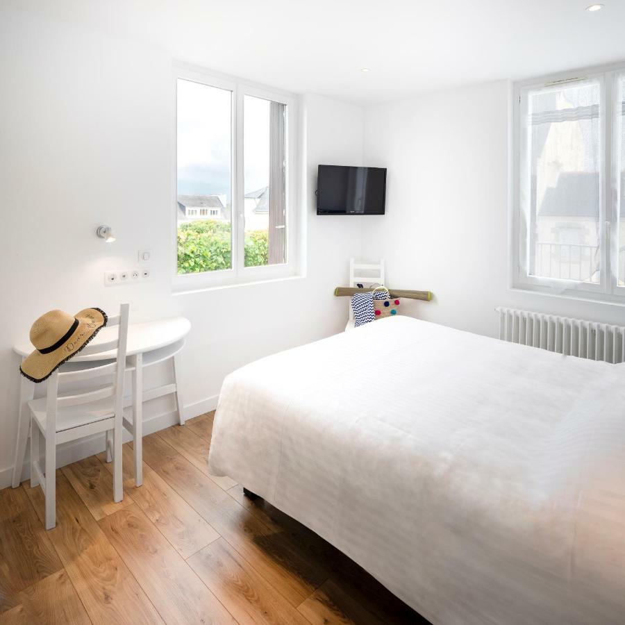 Hotel Spa De La Citadelle Lorient Port Louis Bagian luar foto