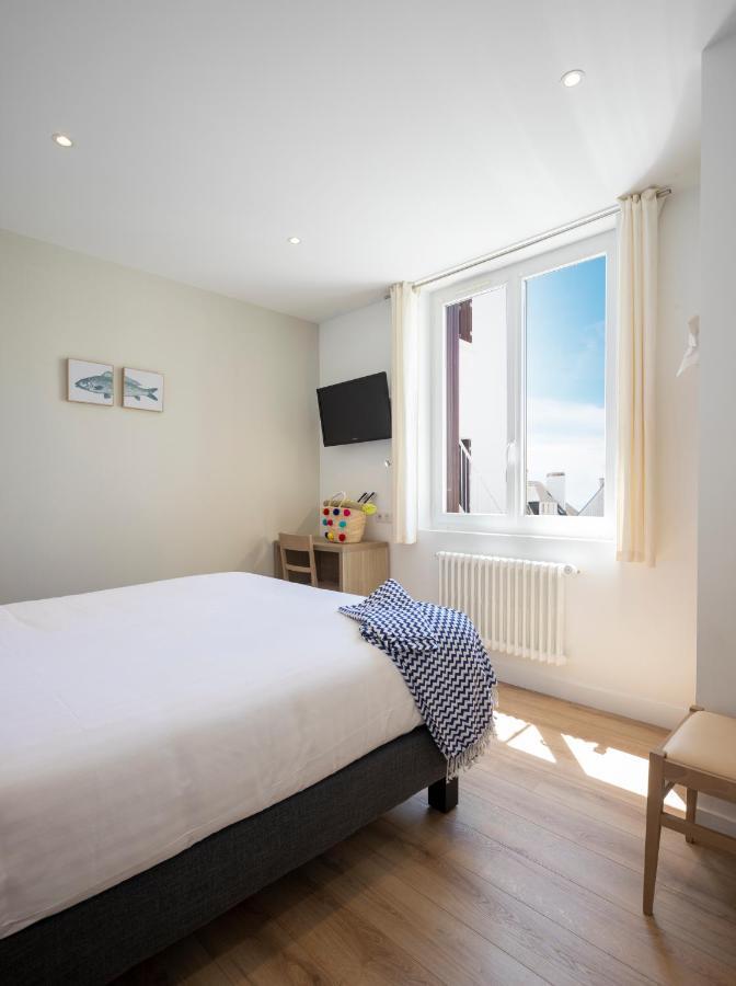 Hotel Spa De La Citadelle Lorient Port Louis Bagian luar foto