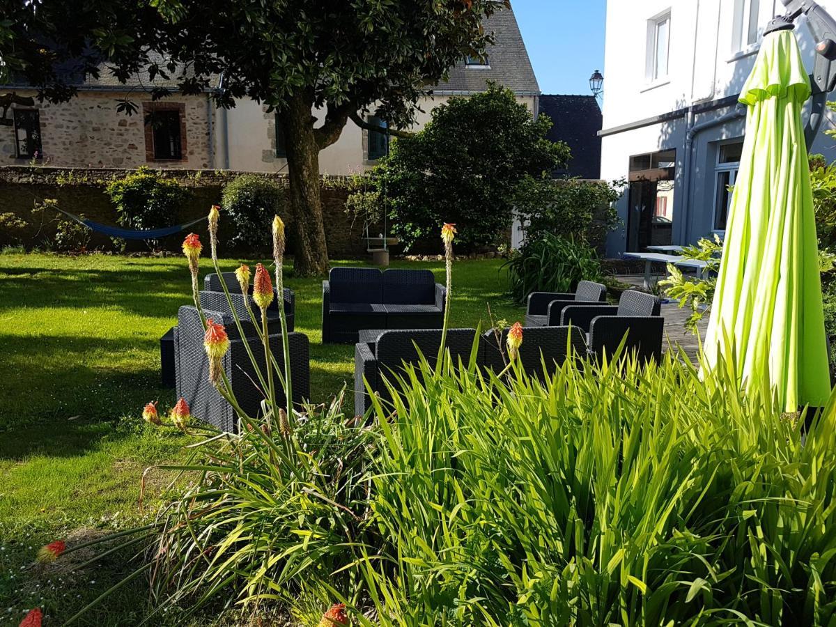 Hotel Spa De La Citadelle Lorient Port Louis Bagian luar foto
