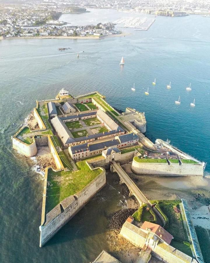 Hotel Spa De La Citadelle Lorient Port Louis Bagian luar foto